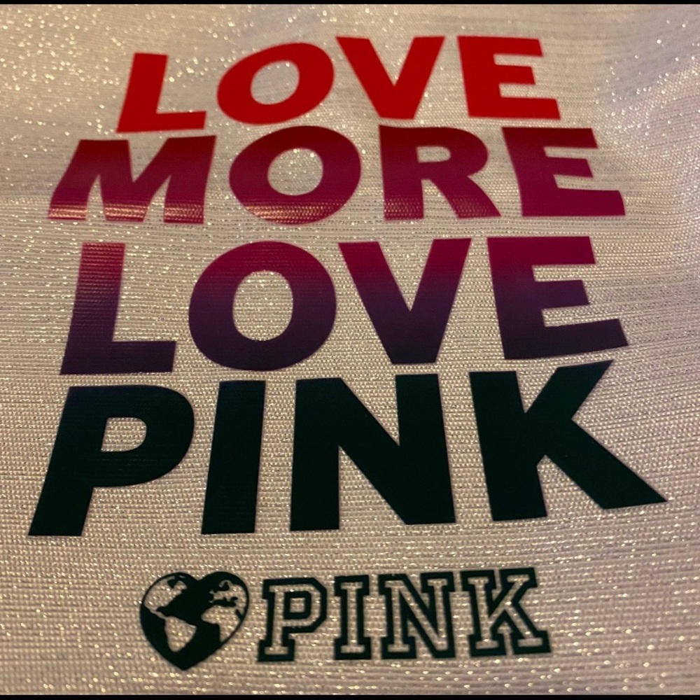 Victoria Secrets - Picture 3 of 3